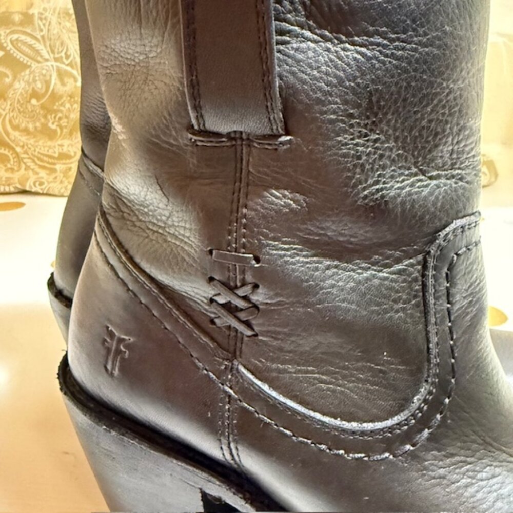 Size 5.5 B FRYE Black Leather Carmen x Stitch Short-D Saddle- Mid-calf - Picture 5 of 16